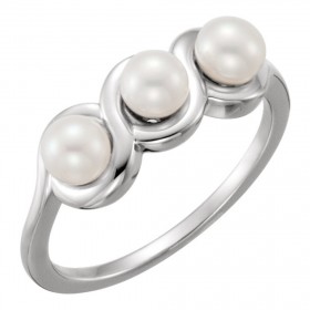 Freshwater Cultured Three Stone  Pearl Ring